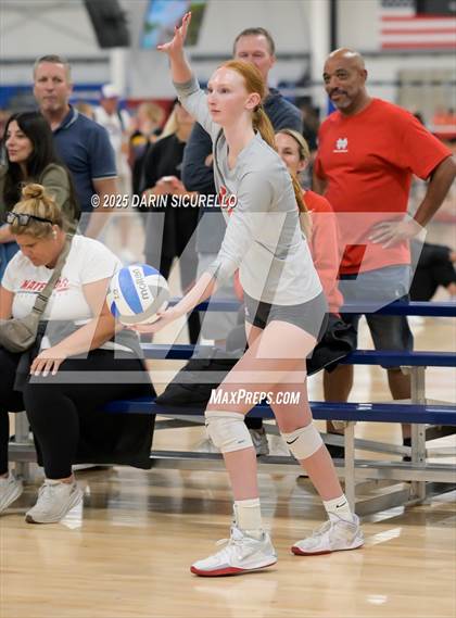 Thumbnail 3 in Mater Dei vs. Owyhee (Nike Tournament of Champions – Southwest) photogallery.