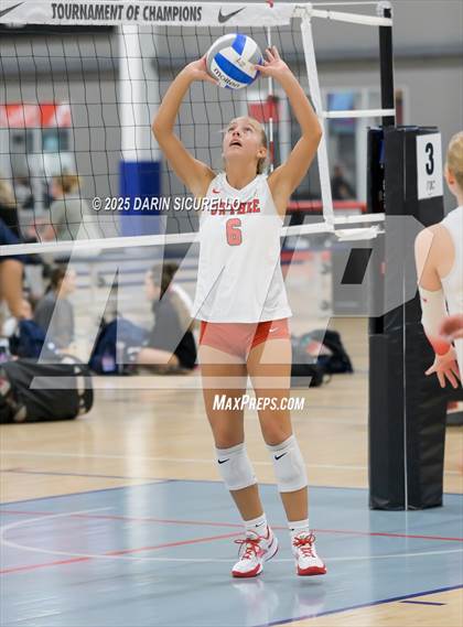 Thumbnail 2 in Mater Dei vs. Owyhee (Nike Tournament of Champions – Southwest) photogallery.
