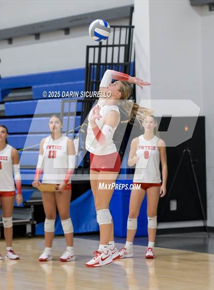 Thumbnail 2 in Mater Dei vs. Owyhee (Nike Tournament of Champions – Southwest) photogallery.