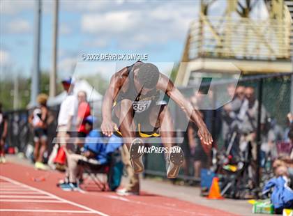 Thumbnail 2 in NYSPHSAA Outdoor Track & Field Championship (Triple Jump) photogallery.