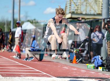 Thumbnail 2 in NYSPHSAA Outdoor Track & Field Championship (Triple Jump) photogallery.