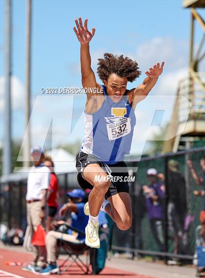 Thumbnail 3 in NYSPHSAA Outdoor Track & Field Championship (Triple Jump) photogallery.