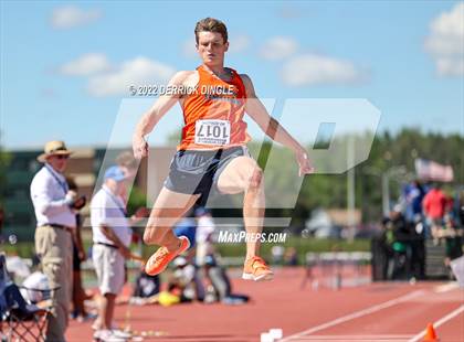 Thumbnail 2 in NYSPHSAA Outdoor Track & Field Championship (Triple Jump) photogallery.