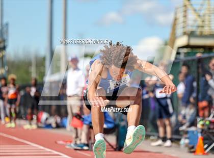 Thumbnail 1 in NYSPHSAA Outdoor Track & Field Championship (Triple Jump) photogallery.