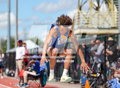 Thumbnail 1 in NYSPHSAA Outdoor Track & Field Championship (Triple Jump) photogallery.