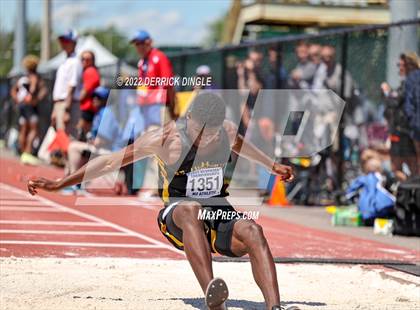 Thumbnail 3 in NYSPHSAA Outdoor Track & Field Championship (Triple Jump) photogallery.