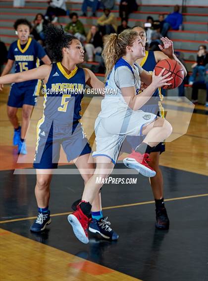 Thumbnail 3 in Inderkum vs. Folsom (Roseville Elite Showcase) photogallery.