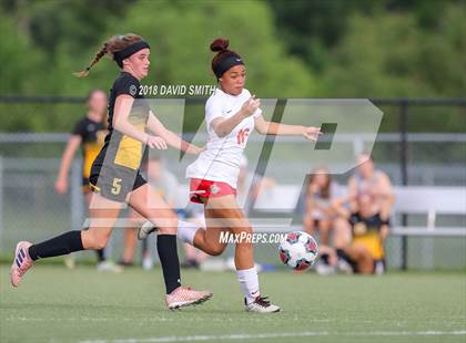 Thumbnail 2 in St. Teresa's Academy @ Park Hill (MSHSAA Class 4 Quarterfinal) photogallery.