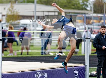 Thumbnail 2 in 2024 New Haven Relays  photogallery.