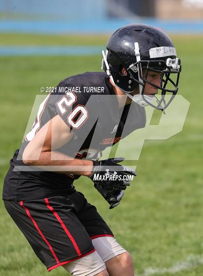 Thumbnail 2 in Post Falls @ Coeur d'Alene  White (Scrimmage) photogallery.