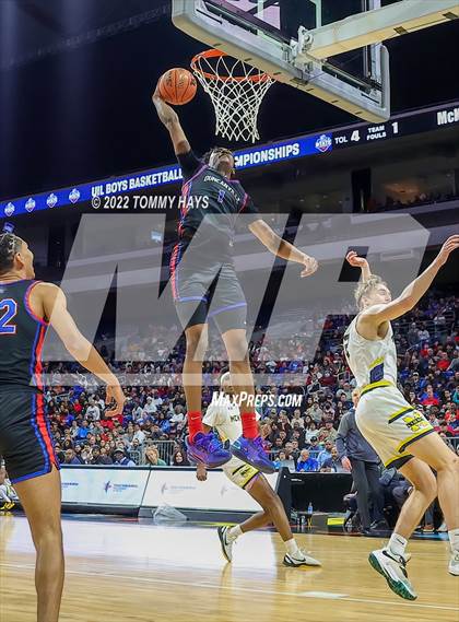 Thumbnail 2 in McKinney vs. Duncanville (UIL 6A State Final) photogallery.