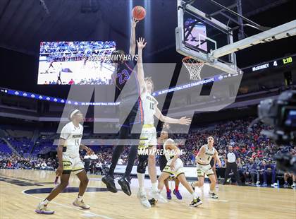 Thumbnail 1 in McKinney vs. Duncanville (UIL 6A State Final) photogallery.
