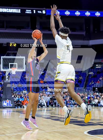 Thumbnail 2 in McKinney vs. Duncanville (UIL 6A State Final) photogallery.
