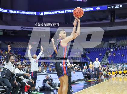 Thumbnail 1 in McKinney vs. Duncanville (UIL 6A State Final) photogallery.