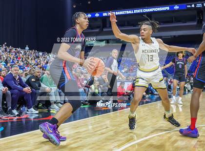 Thumbnail 1 in McKinney vs. Duncanville (UIL 6A State Final) photogallery.