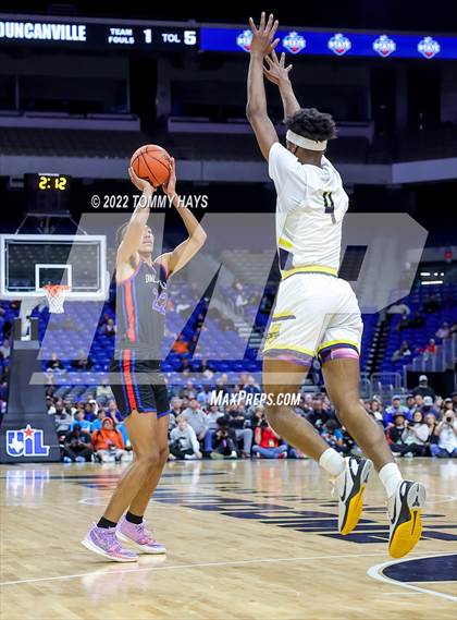 Thumbnail 1 in McKinney vs. Duncanville (UIL 6A State Final) photogallery.
