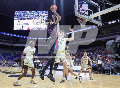 Thumbnail 2 in McKinney vs. Duncanville (UIL 6A State Final) photogallery.