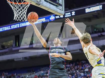 Thumbnail 3 in McKinney vs. Duncanville (UIL 6A State Final) photogallery.