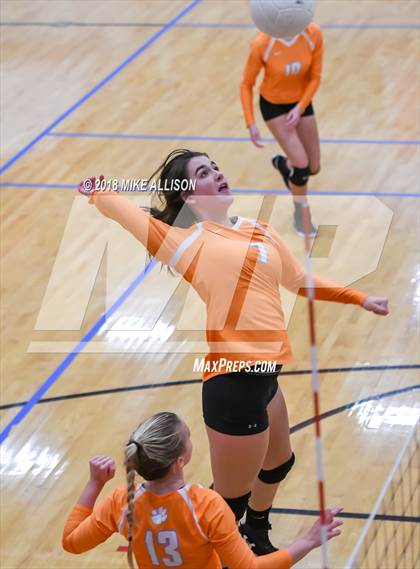 Thumbnail 3 in Hixson vs Sullivan Central (Choo Choo Classic Tournament) photogallery.