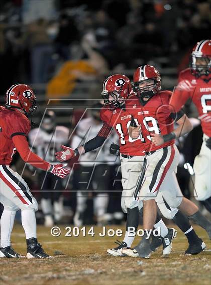 Thumbnail 3 in Decatur vs. Southside (AHSAA 6A Playoff) photogallery.
