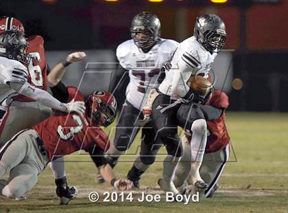 Thumbnail 2 in Decatur vs. Southside (AHSAA 6A Playoff) photogallery.