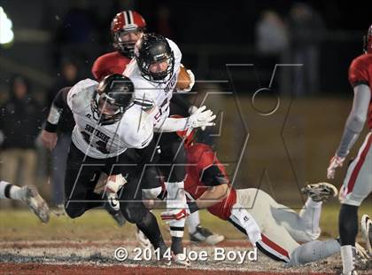 Thumbnail 3 in Decatur vs. Southside (AHSAA 6A Playoff) photogallery.