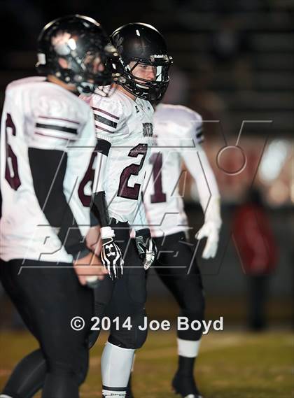 Thumbnail 2 in Decatur vs. Southside (AHSAA 6A Playoff) photogallery.