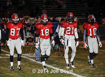 Thumbnail 3 in Decatur vs. Southside (AHSAA 6A Playoff) photogallery.