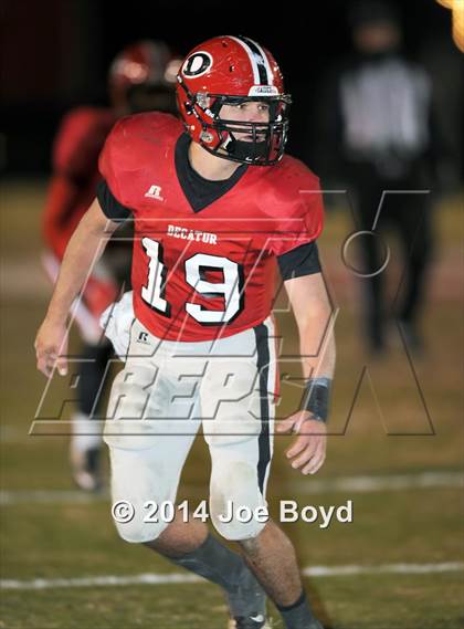 Thumbnail 2 in Decatur vs. Southside (AHSAA 6A Playoff) photogallery.