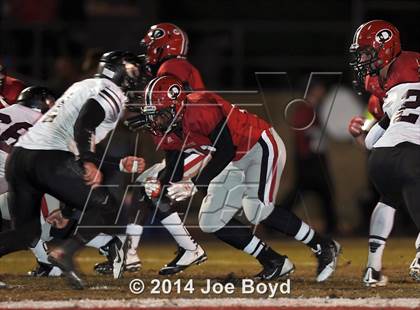 Thumbnail 2 in Decatur vs. Southside (AHSAA 6A Playoff) photogallery.