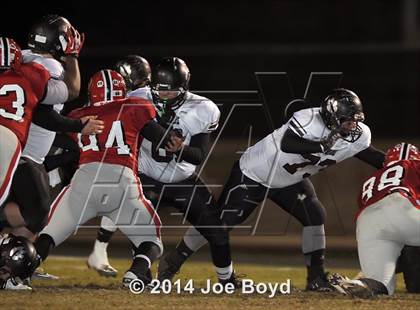Thumbnail 3 in Decatur vs. Southside (AHSAA 6A Playoff) photogallery.