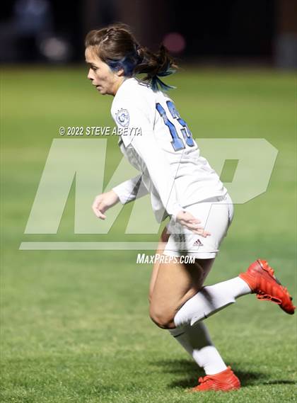 Thumbnail 3 in Valor Christian vs. Grandview photogallery.