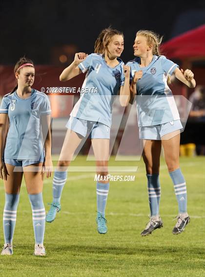 Thumbnail 3 in Valor Christian vs. Grandview photogallery.