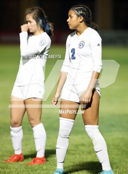 Thumbnail 3 in Valor Christian vs. Grandview photogallery.