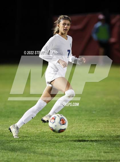 Thumbnail 2 in Valor Christian vs. Grandview photogallery.