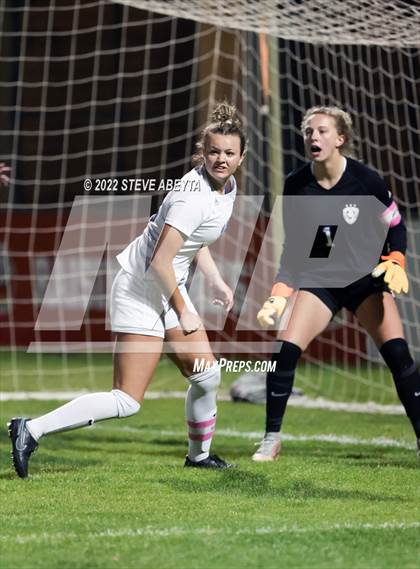 Thumbnail 1 in Valor Christian vs. Grandview photogallery.