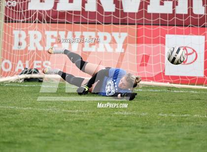 Thumbnail 3 in Valor Christian vs. Grandview photogallery.