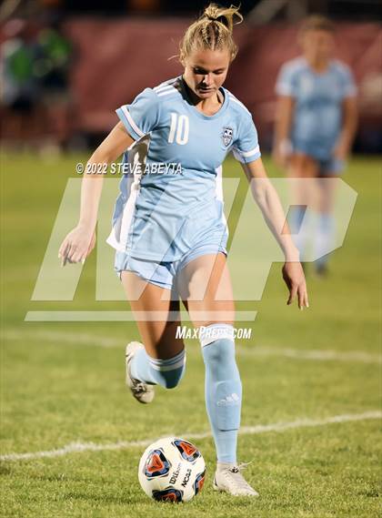 Thumbnail 3 in Valor Christian vs. Grandview photogallery.
