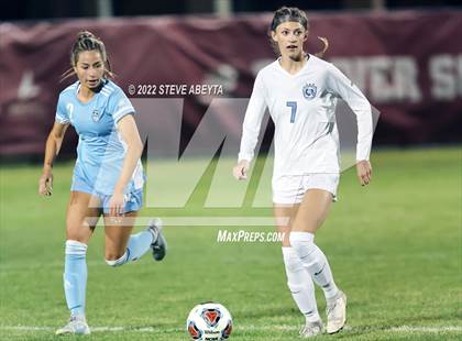 Thumbnail 2 in Valor Christian vs. Grandview photogallery.
