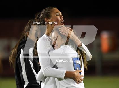 Thumbnail 3 in Valor Christian vs. Grandview photogallery.