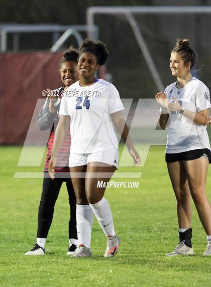 Thumbnail 2 in Valor Christian vs. Grandview photogallery.