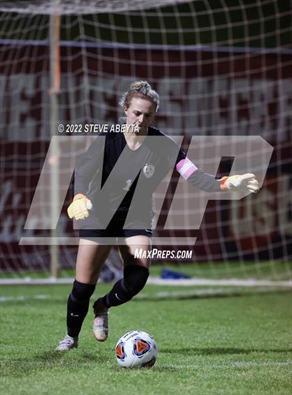 Thumbnail 2 in Valor Christian vs. Grandview photogallery.