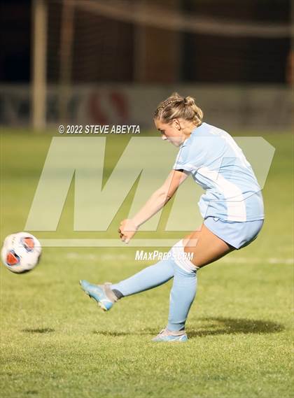 Thumbnail 2 in Valor Christian vs. Grandview photogallery.