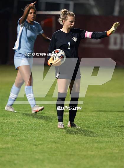 Thumbnail 1 in Valor Christian vs. Grandview photogallery.