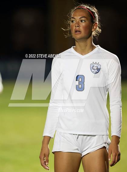 Thumbnail 3 in Valor Christian vs. Grandview photogallery.