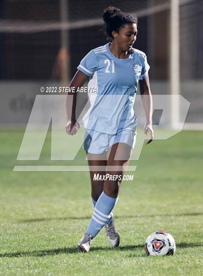 Thumbnail 3 in Valor Christian vs. Grandview photogallery.