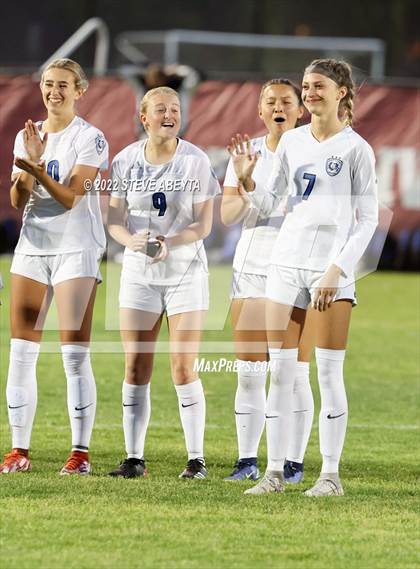 Thumbnail 1 in Valor Christian vs. Grandview photogallery.