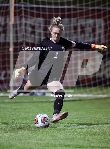 Thumbnail 3 in Valor Christian vs. Grandview photogallery.