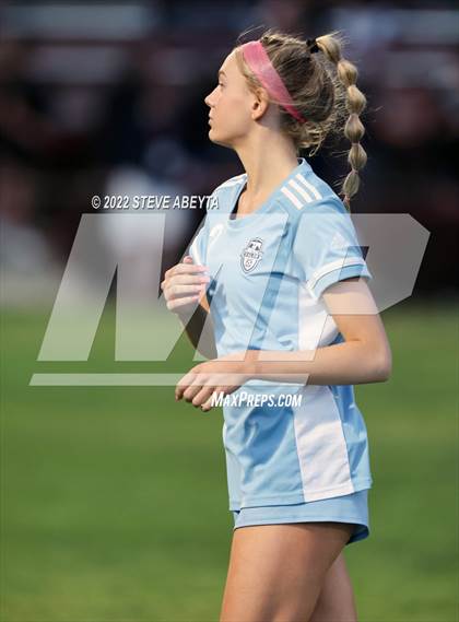 Thumbnail 2 in Valor Christian vs. Grandview photogallery.