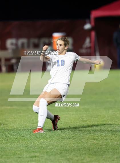 Thumbnail 1 in Valor Christian vs. Grandview photogallery.